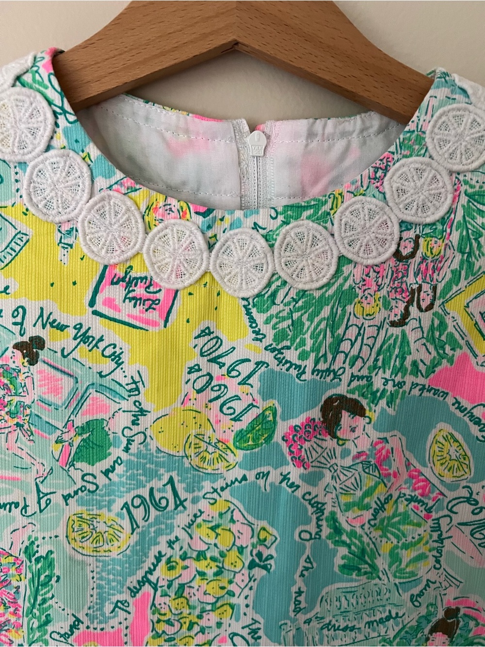 Lilly Pulitzer | Girls Pink Tropical Print Sleeveless Dress #004455 Size 5 - Picture 3 of 13
